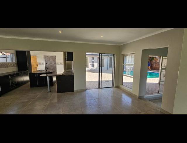 4 BEDROOM HOUSE FOR SALE IN FLORAUNA